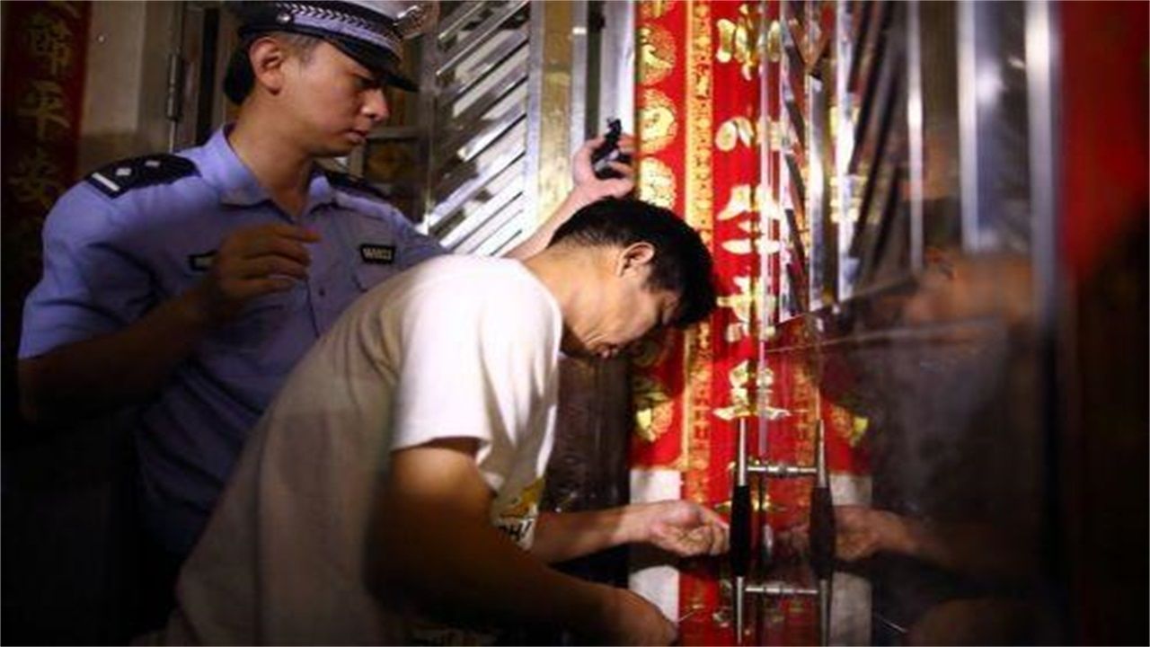 郴州请开锁师傅开了锁后，师傅为什么一般都不进门，就算主人请也不进去？